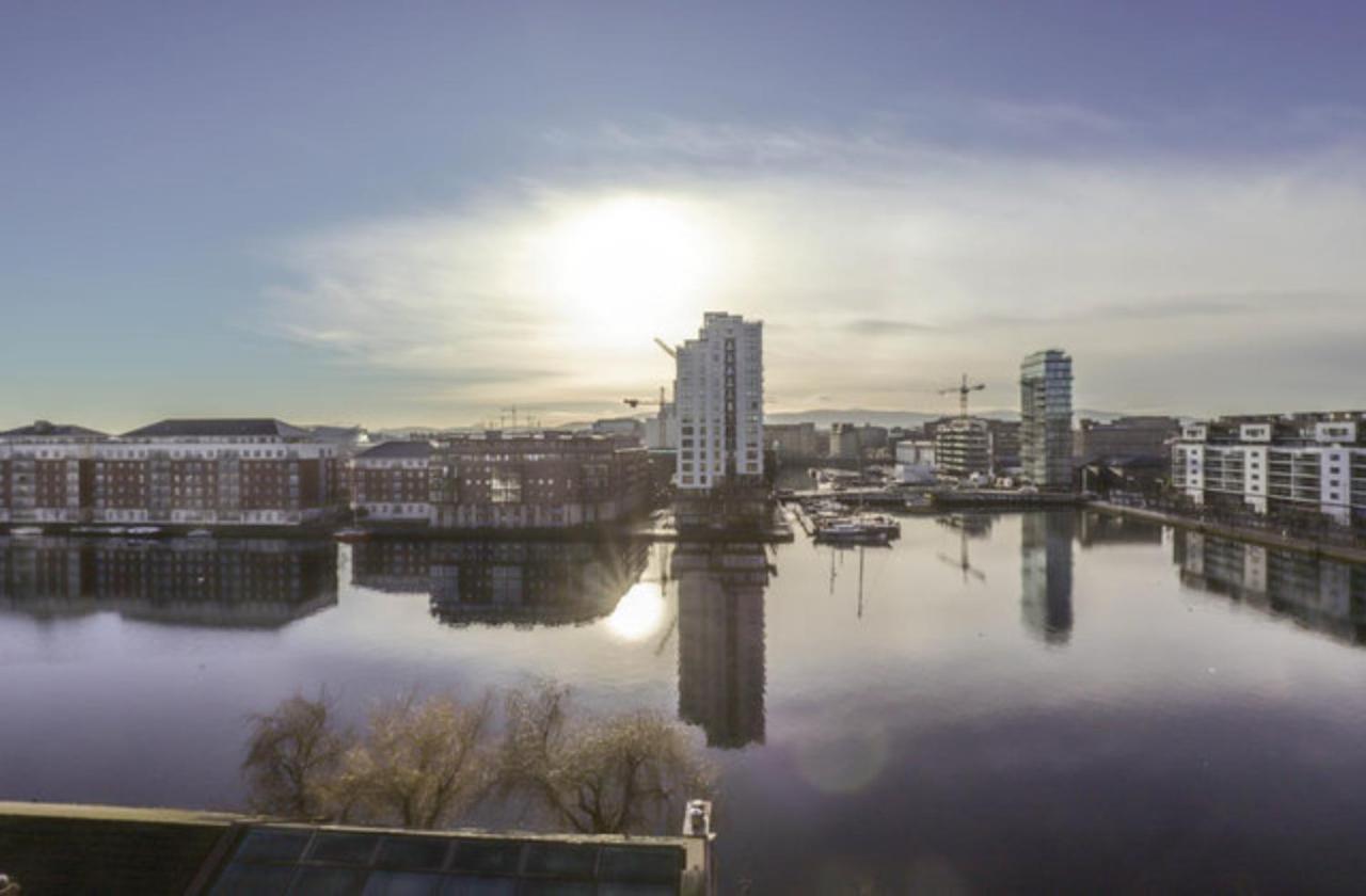 2 Bedroom Grand Canal Dock- Breathtaking Liffey Views Dublin Exterior photo